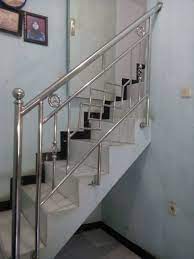 Dalam pembuatan tangga, anda harus selektif karena ia menjadi tempat akses yang berguna atau justru berbahaya. Jual Railing Stainless Railing Tangga Kaca Dan Railing Tangga Minimalis Di Lapak Cv Narasurindo Makna Kreasi Bukalapak
