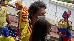 Colombia se acerca a los 100 mil muertos por covid. Daniel Quintero Rompe El Silencio Tras Su Polemico Viaje Al Partido De La Seleccion Colombia En Barranquilla