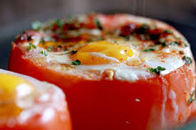 Oeufs Cocottes De Tomates Au Thon Et Paprika Recette Tomate Au Thon Recettes De Cuisine Recette Oeuf Cocotte