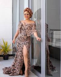 Nollywood actress mercy aigbe has hits a trolls from one of her followers on instagram as she shares a video rocking high heel shoes. 67 Beautiful And Trendy Lace Gown Styles Updated