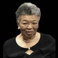 Mae Lemon's Instagram, Twitter & Facebook