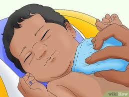 There are a few steps to safely bathe a newborn baby: 5 Ways To Bathe A Newborn Wikihow Mom