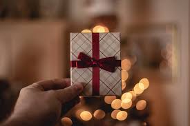 Gifts for wife, personalized gift ideas for wife, gifts.com. I Gave My Wife A Gift Every Day For A Year By J W Parr Ascent Publication