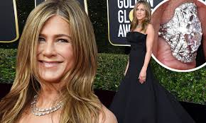 About press copyright contact us creators advertise developers terms privacy policy & safety how youtube works test new features press copyright contact us creators. Jennifer Aniston Stuns In Strapless Gown At The Golden Globes Along With A Chunky Diamond Ring Daily Mail Online