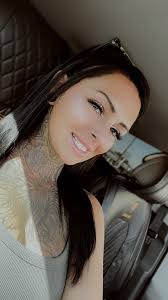 Are there tattoo restrictions for commissioned officers?