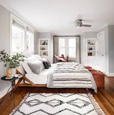 Black And White Boho Rug Love The Look Of This Black And White Bedroom With A Modern Boho Eclectic Style The Textured Throw A Master Bedrooms Decor Home Decor Inspiration Home Bedroom