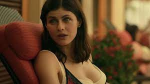 The White Lotus': las envenenadas vacaciones de Alexandra Daddario