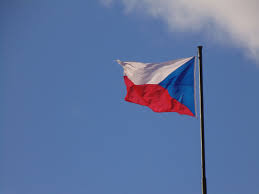 Česká republika, ˈtʃɛskaː ˈrɛpublɪka), είναι χώρα στην κεντρική ευρώπη που συνορεύει προς τα βόρεια με την πολωνία, με τη γερμανία στα βορειοδυτικά και τα δυτικά, την αυστρία στα νότια και τη σλοβακία στα ανατολικά. Deite Thn Poikilia Ths Tsexias Politismoy Se Ayth Thn Syllogh Eikonwn