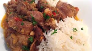 Al abrir en dos partes una molleja, nos encontraremos que contiene un gran número de piedrecillas que el ave usa para. Mollejas De Pollo Guisadas Youtube