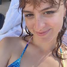 oui oui chloé pics 1+2 by @francoisollivier