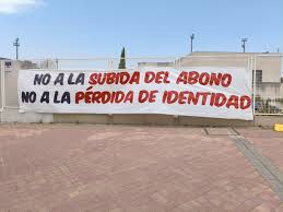 La afición del Rayo manifiesta su malestar: 