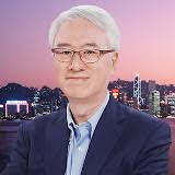 Robert Chow周融- YouTube