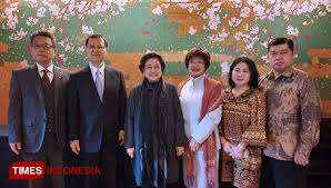 Hayooo, kita voting yuk siapa yang sewaktu gadis muda doeloe paling cantik di antara ketiga wanita berpengaruh di indonesia ini?? Megawati Ingin Anak Muda Indonesia Tak Mudah Mellow Times Indonesia