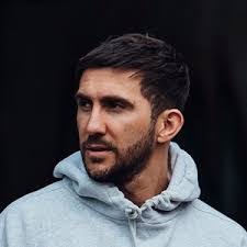 Dennis Cruz's Instagram, Twitter & Facebook