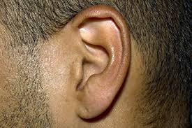 رائحة كريهة من الأذن الأسباب المعاني وطرق العلاج مجلة وسع صدرك