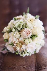 Elegante Gartenhochzeit Mit Vintage Flair In Zartem Pastell Brautstrauss Vintage Gartenhochzeit Brautstrauss