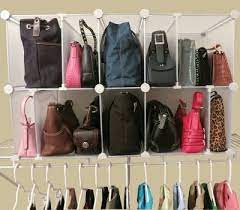 How to organize purses in closet. Come Sistemare Le Borse In Camera Come Sistemare Le Valigie Organizing Purses In Closet Closet Organization Diy Purse Organization