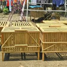 Alas kandang sebaiknya berupa tanah yang dicampurkan dengan pasir. Jual Produk Kandang Ayam Bambu Termurah Dan Terlengkap Juli 2021 Bukalapak