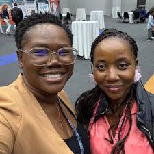 UMSN students, looking for a sidekick this semester? Join the Advising  Mentorship Program and team up with mentors, conquer challenges and make  lasting connections. Shoutout to Salma Torres for leading the charge!