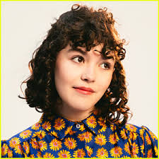 Thomasin McKenzie & Roman Griffin Davis Bring 'Jojo Rabbit' to Golden  Globes 2020!