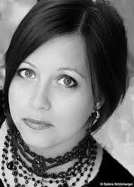 Michelle Dinger's Instagram, Twitter & Facebook