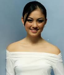 Carmen bakal ngikutin jejek Agnez Mo Sunbae-nim kalo bisa menang award  iHeartRadio 2026 ini (walaupun beda kategori). Keren sih kalo orang (+62)  bisa dapet piala ini lagi sumpah. 😍 #Carmen #AgnezMo #Hearts2Hearts