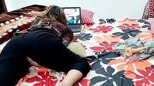 PAKISTANI GIRL MULTIPLE ORGASM WATCHING PORN - XNXX.COM