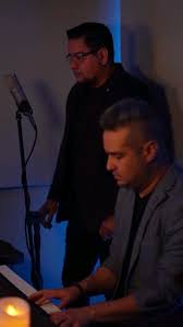 Tomamos el día de hoy para recordar a todos los padres que dejaron huella  en nuestro corazón 💙 y le dedicamos esta canción en la voz de  @vicenttmusic ¡Feliz Día para todos los Padres!, 🎥 ...