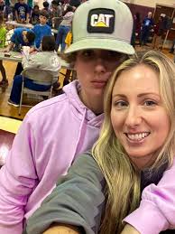 Laura Blackwell Lindsey (@LauraBl19746276)