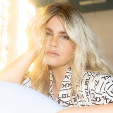 Rachael Hyde's Instagram, Twitter & Facebook