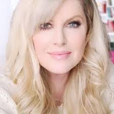 Tamara Kerr's Instagram, Twitter & Facebook