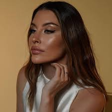 Alexa Starr's Instagram, Twitter & Facebook