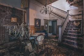 This simple question is what makes abandoned places so undoubtedly intriguing. An Abandoned Funeral Home In Jacksonville 1000x663 Oc Abandoned Houses Abandoned Abandoned Places