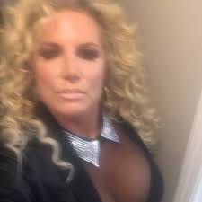 Robin McCaslin (@robinmccaslin) • Threads, Say more