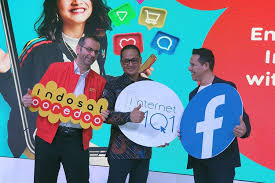 Dilansir dari wikipedia, literasi digital merupakan pengetahuan dan kemampuan seseorang untuk menggunakan media digital, alat komunikasi dan kemudian menggunakannya secara sehat, bijak, dan cerdas. Gandeng Facebook Indosat Gelar Program Literasi Digital Internet 101 Halaman All Kompas Com