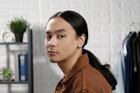 Try out ombre looks, messy hairstyles, casual looks, man buns, dreadlocks, bangs men's hairstyles and fashion have also adopted the ombre look. Long Hairstyles For Men 12 Ideas For Pinoys