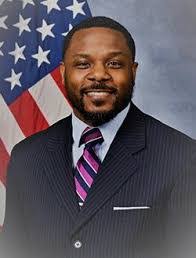 Lonnie Gilmore's Instagram, Twitter & Facebook