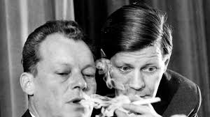 Der frühere bundeskanzler ist nach angaben seines hamburger büros im alter von 96 jahren in hamburg gestorben. Helmut Schmidt Tot Die Spd Verliert Eine Vaterfigur Politik