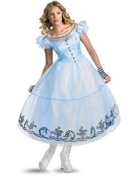 Seit alice im wunderland erstmals 1865 in einem kinderbuch erschien, verzaubern ihre es ist also nicht überraschend, dass alice im wunderland kostüme auf faschingspartys gern gesehen sind. Alice Im Wunderland Kostume Funidelia