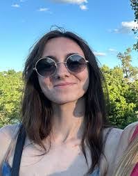 Janny Smith's Instagram, Twitter & Facebook