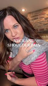 Replying to @Margo Jansen This heating pad is for people with back and  shoulder pain. #techneck #neckpain #backpain @Bedsure