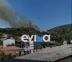 Maybe you would like to learn more about one of these? Se Yfesh H Megalh Fwtia Sth Limnh Eyboias Maxh Ths Pyrosbestikhs Apo Aeros Kai Edafoys Eikones Ellada Iefimerida Gr