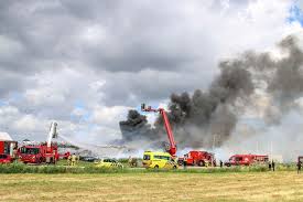 40 jaar constructiebedrijf de kwakel bv. Flinke Brand Bij Leliekwekerij De Kwakel Alphen Ad Nl