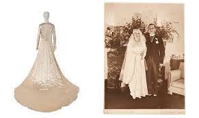 Wir sind sicher, dass unter unseren brautkleidern das kleid ihrer träume ist. Die Besten Hochzeitskleider Der Auktionsgeschichte Barnebys Magazin
