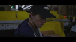A film by chloé zhao starring frances mcdormand. Amazon Cap Of Frances Mcdormand As Fern In Nomadland 2020