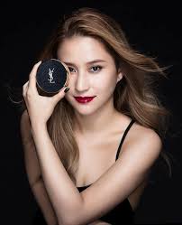 邊個超蓮最靚？】一向好FEMININE嘅超蓮，好似粒鑽石💎咁閃閃發光，去到邊都咁閃亮耀眼，咁唔知當何家千金遇上限量版YSL黑鑽cushion，又會幾閃幾矚目呢？今次超蓮首次同Beauty  brand合作影靚相，仲搵嚟老友馬天佑幫佢塑造3個唔同形象，個個look都咁時尚，仲好新鮮添！ #超蓮#