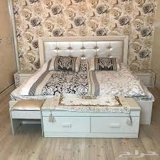 غرفة نوم لؤلؤي اللون