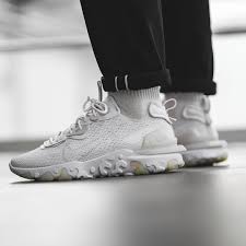 nike react vision in weiss cd4373 101 everysize in 2020 turnschuhe nike manner turnschuhe sneaker trend