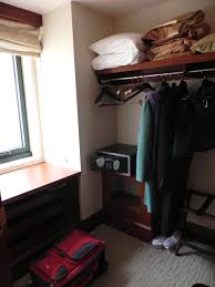 Das kostenlose preisvergleichsportal für 200+ buchungsseiten Hotel Wardrobe Ideas Mahogany Wardrobe