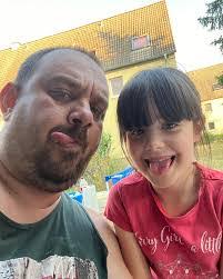 Camilla Reed's Instagram, Twitter & Facebook